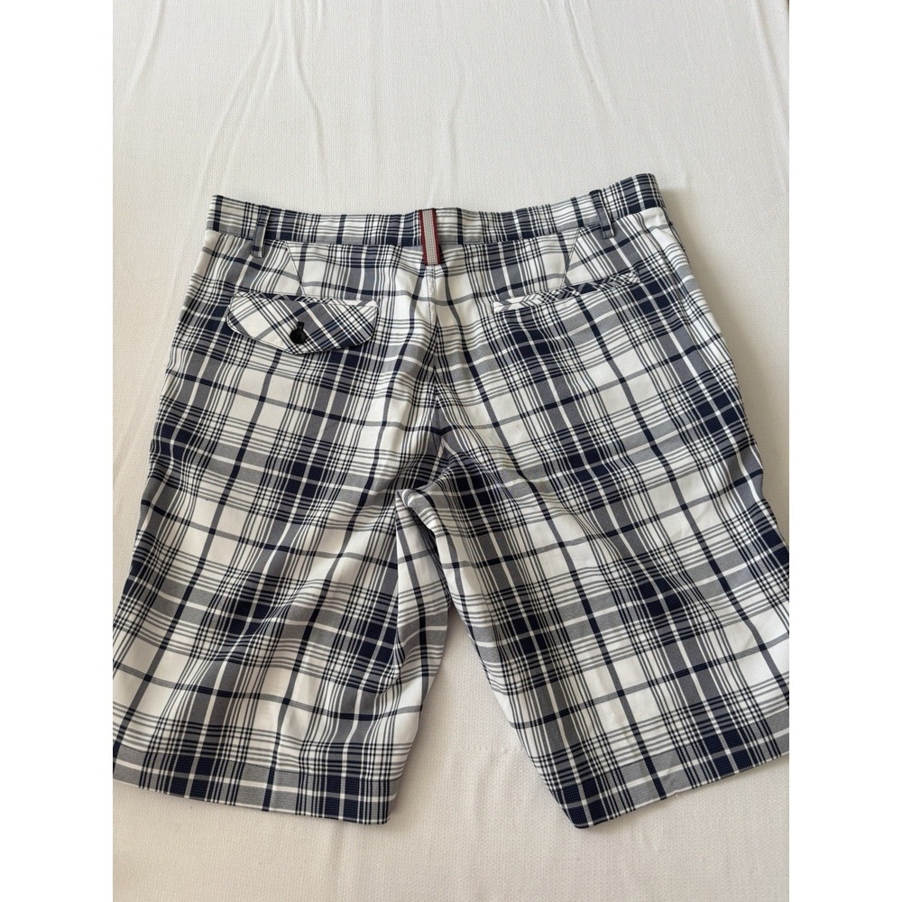 VUGA Shorts Mens 34x11 Blue Plaid Bermuda  Stretch Flat Front Pockets Golf NWT